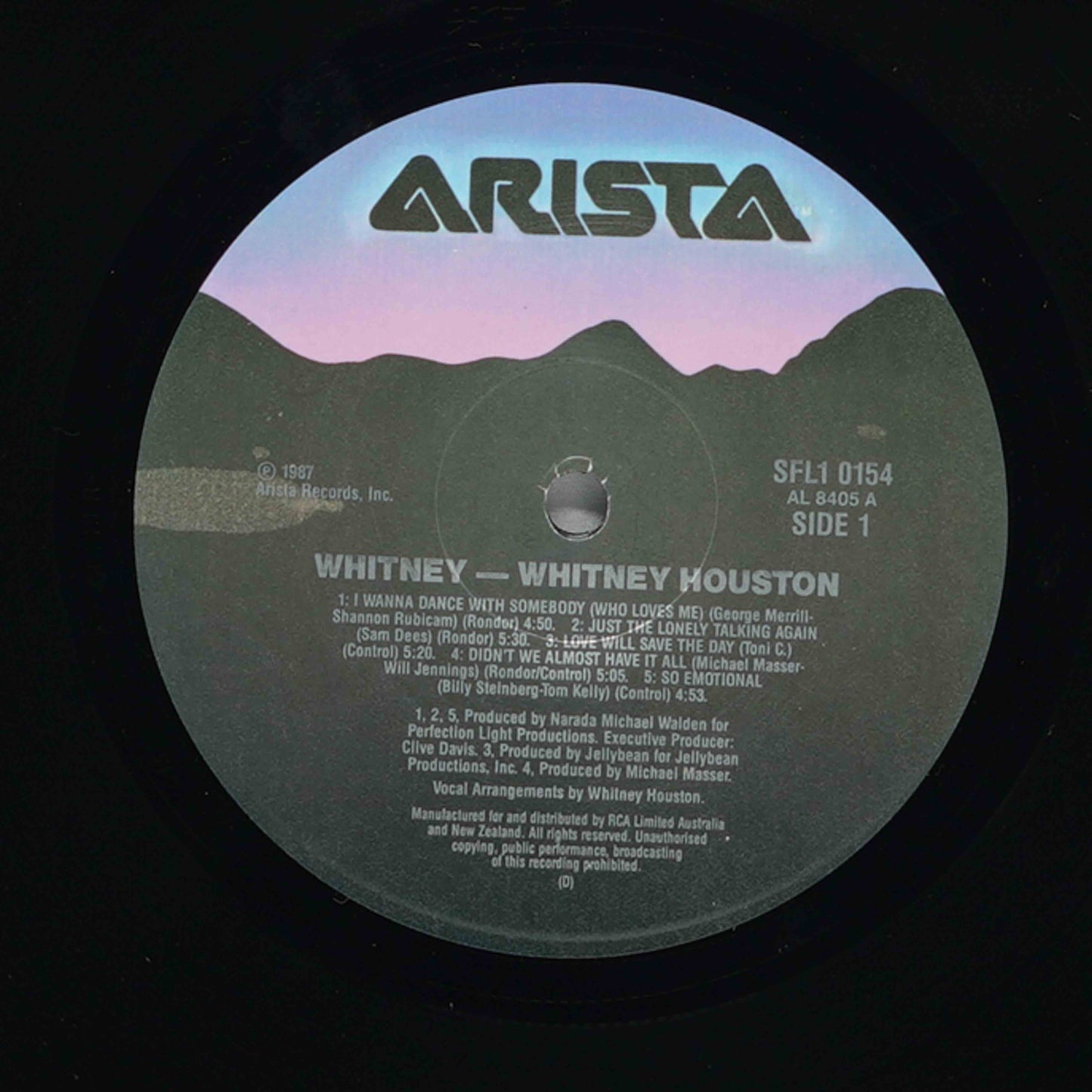 Whitney Houston – Whitney