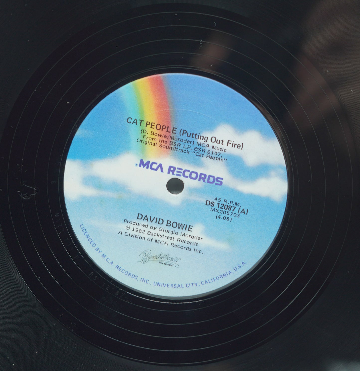 David Bowie – Cat People (Putting Out Fire)