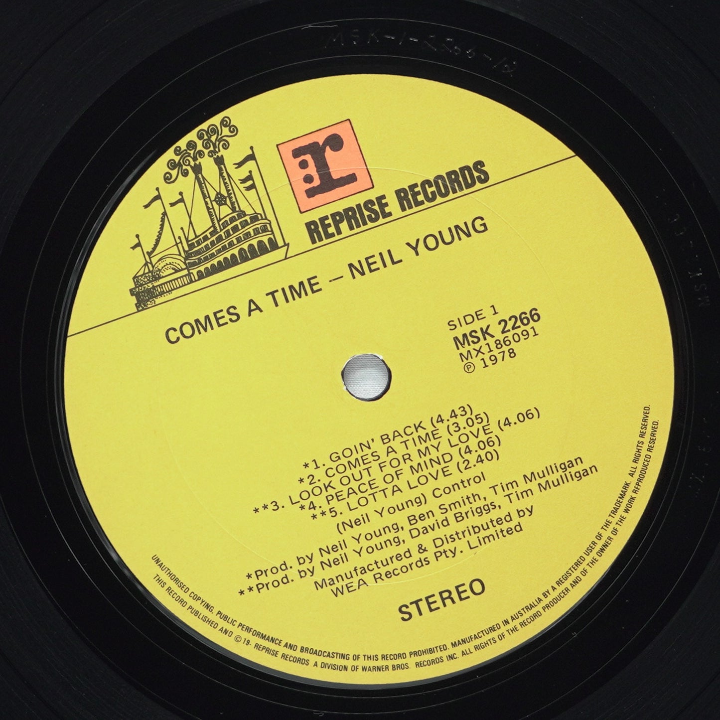 Neil Young – Comes A Time