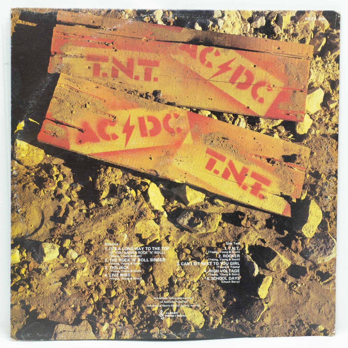 AC/DC – T.N.T.