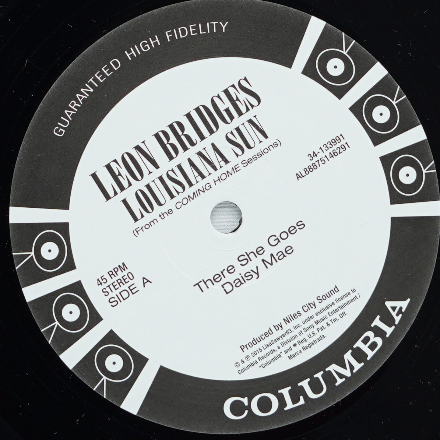 Leon Bridges – Louisiana Sun (From The Coming Home Sessions)