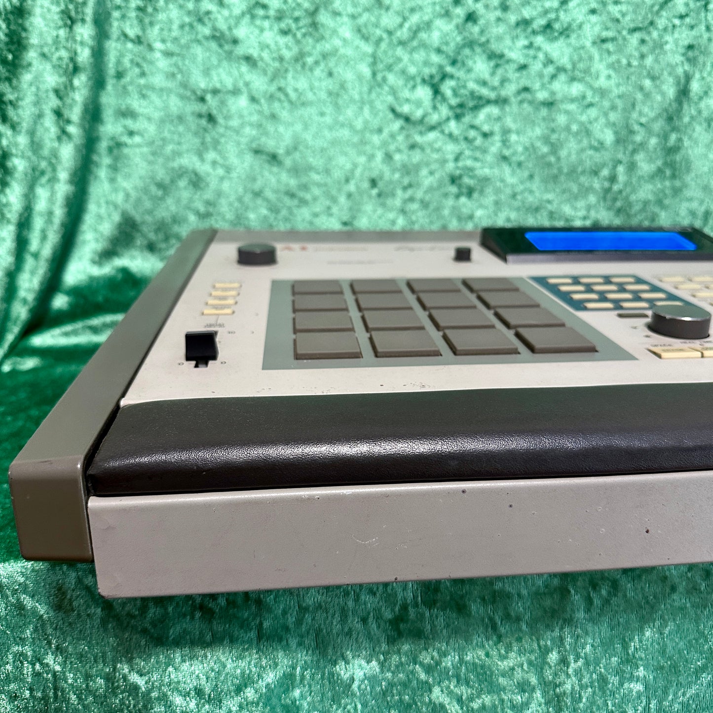 Akai MPC60 Midi Production Centre & Sampler