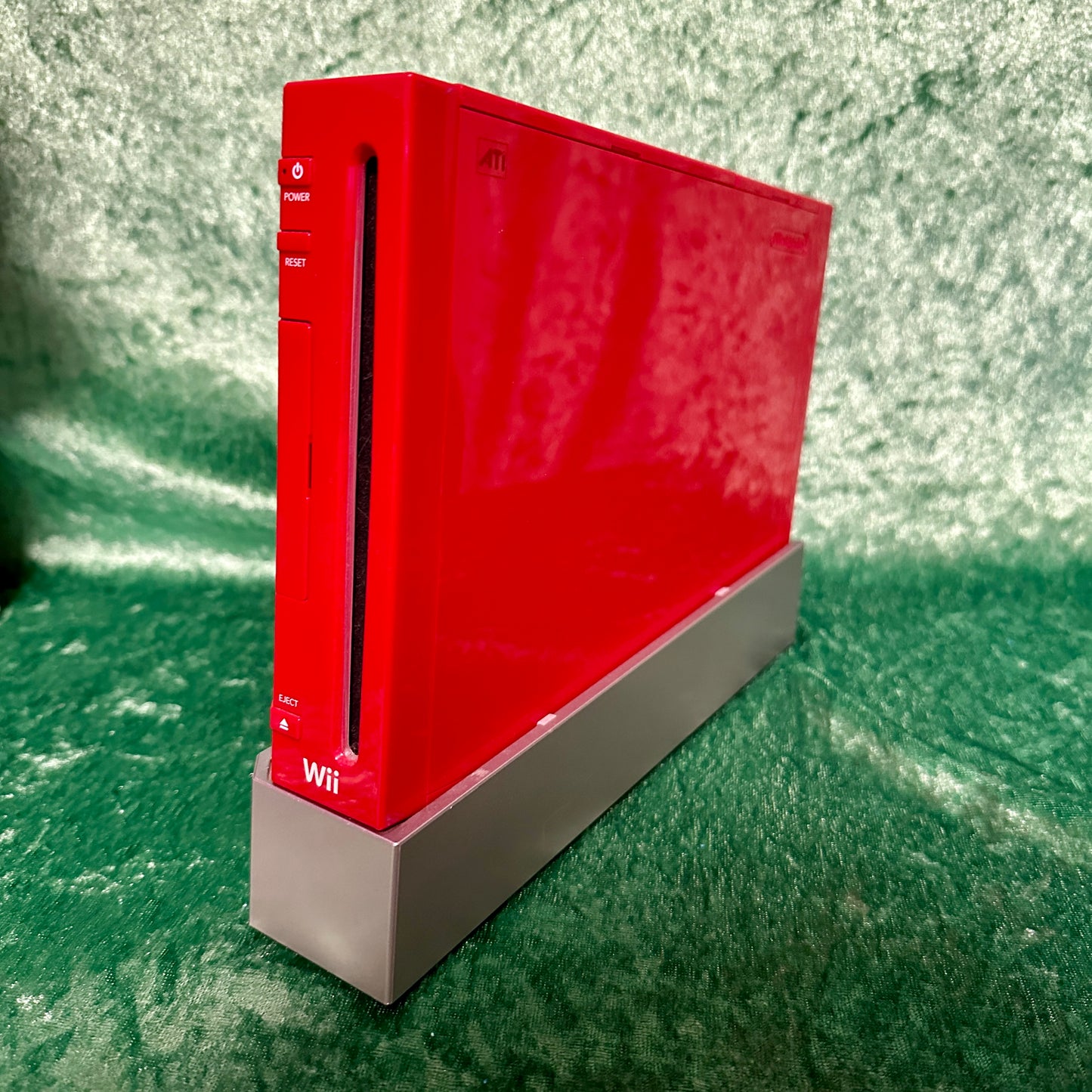 LIMITED EDITION Nintendo Wii Console (Red) + New Super Mario Bros.