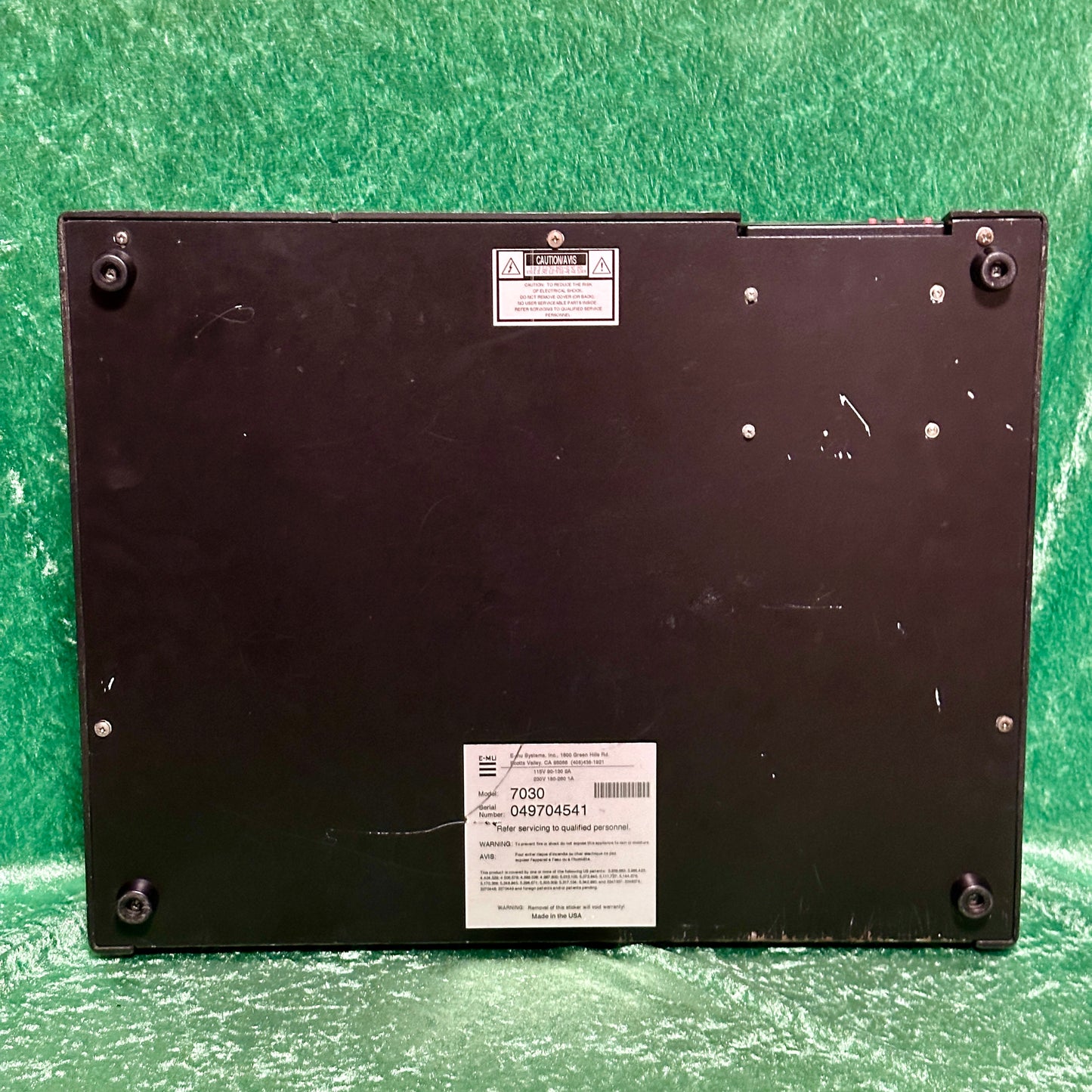 E-MU Systems SP-1200 Drum Machine / Sampler