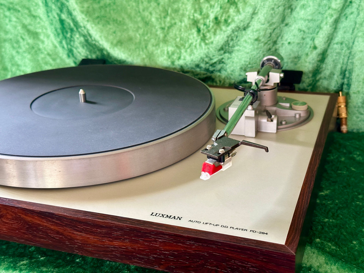 Luxman PD- 284 Turntable & L-30 Integrated Amplifier