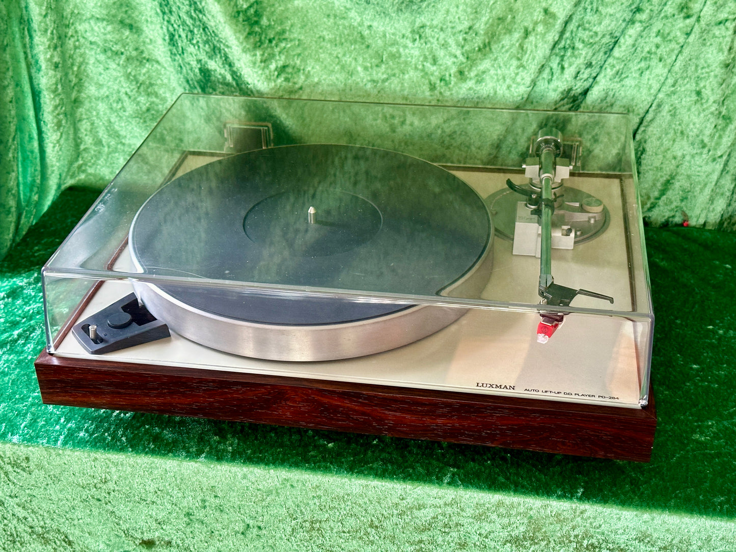 Luxman PD- 284 Turntable & L-30 Integrated Amplifier