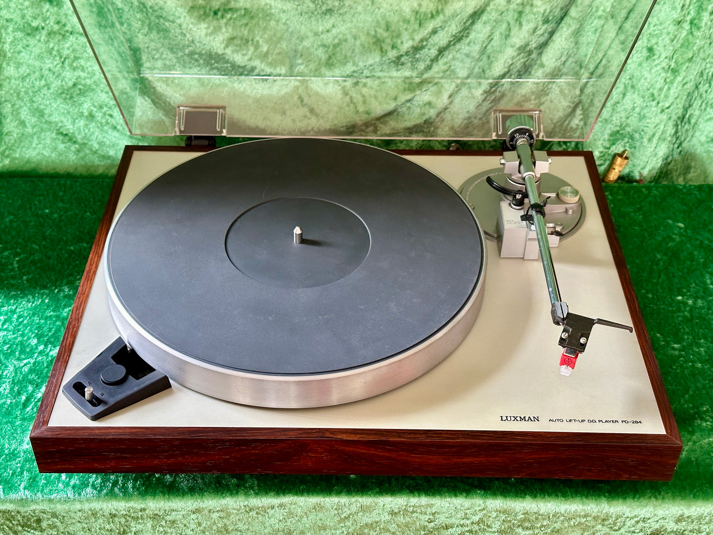Luxman PD- 284 Turntable & L-30 Integrated Amplifier