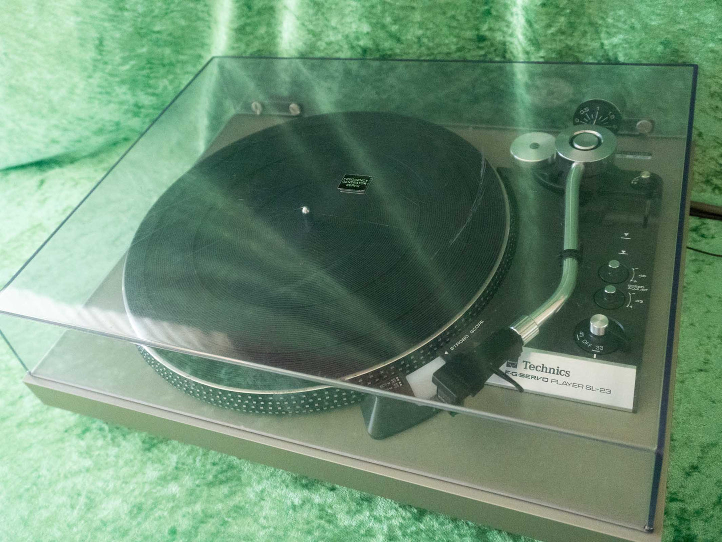 Technics SL-23 Belt drive Turntable