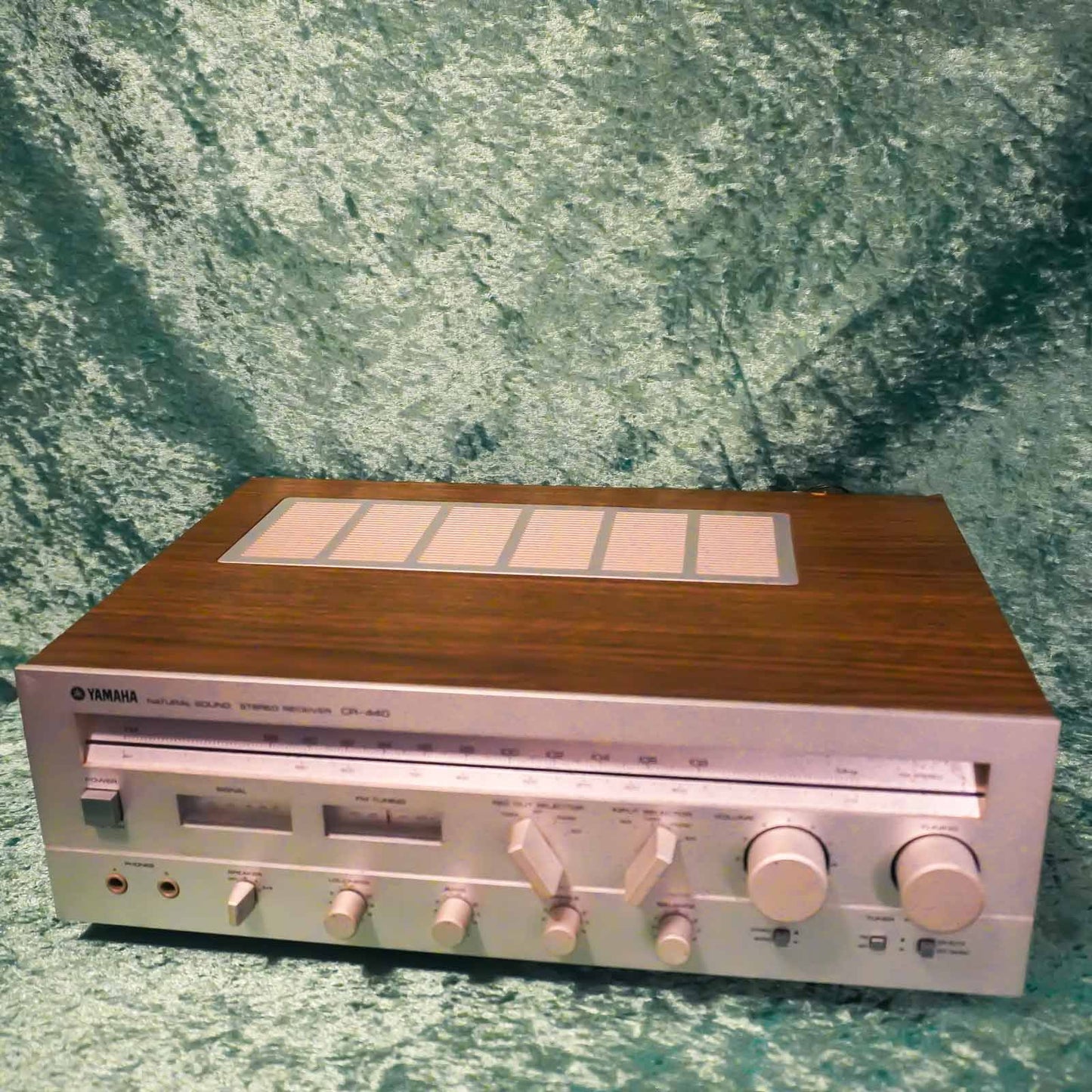 Yamaha CR-440 Natural Sound Stereo Receiver / Amplifier in