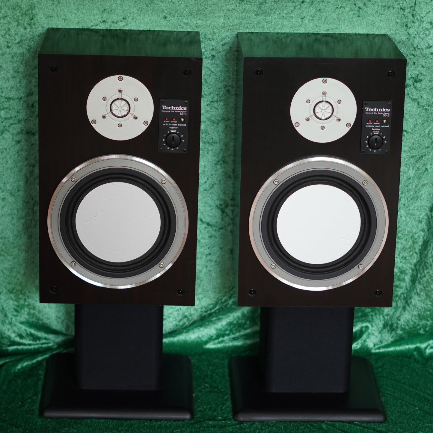 Technics SB-3 Honeycomb Bookshelf Speaker Set w/ Stands