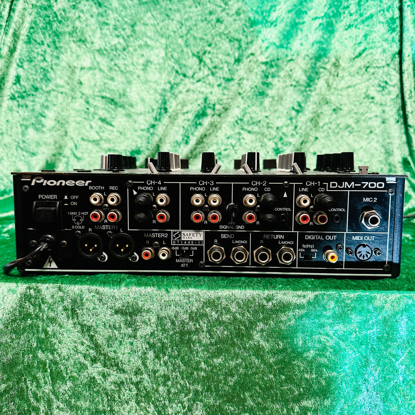 Pioneer DJM-700 4 Channel DJ Mixer Black